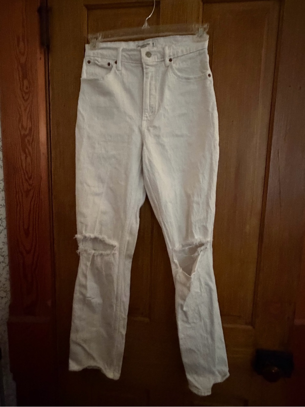 Abercrombie & Fitch The ’90s Straight Ultra High Rise Distressed White Jeans Siz - Picture 6 of 8